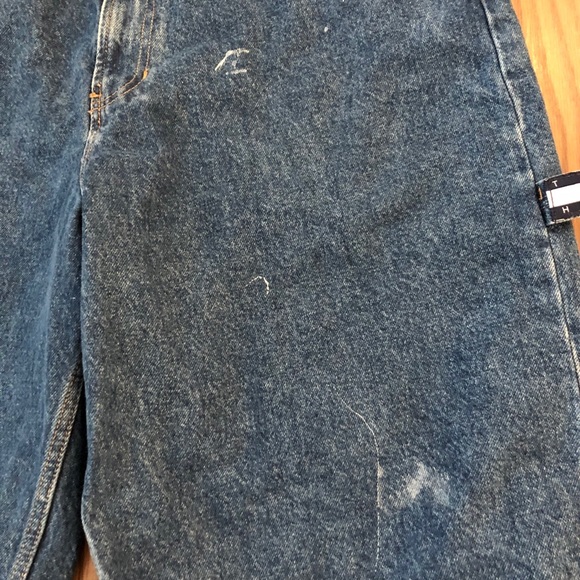 🔹Vintage Tommy Hilfiger Denim Shorts🔹 - Picture 2 of 4
